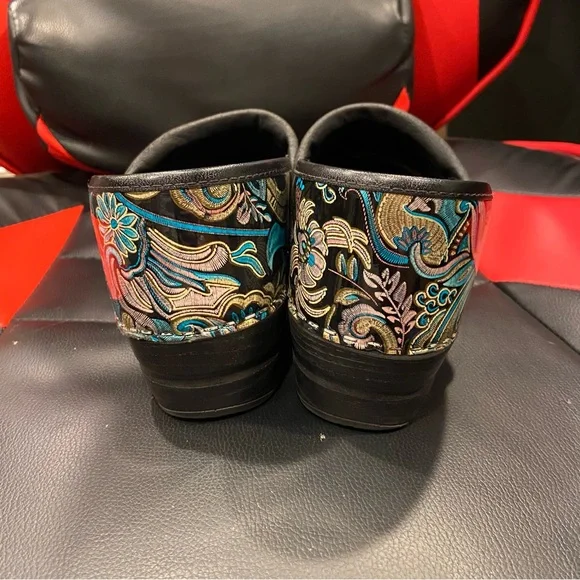 Sanita Clogs Blue & Yellow Paisley Women’s size 41 /10 round toe slip on comfort - Picture 6 of 9